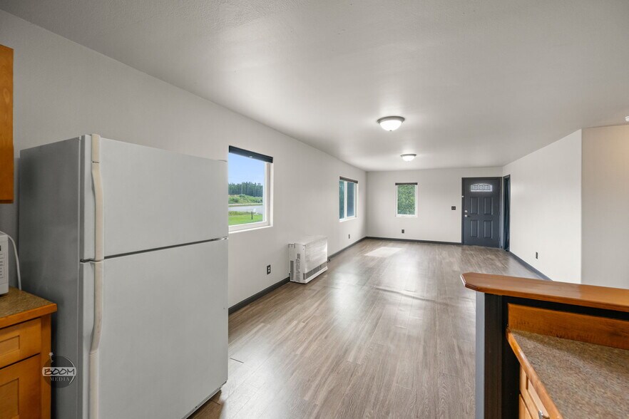 More Photos Of 5320 W Parks Hwy, Wasilla General Retail For Sale