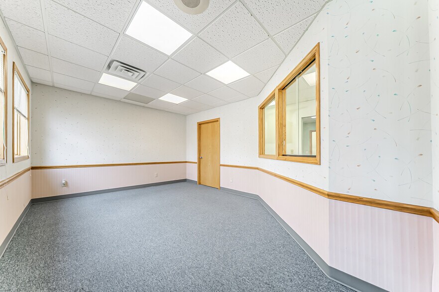 More Photos Of 36595 Detroit Rd, Avon Medical For Lease