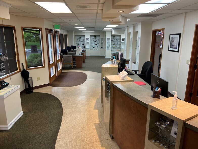 More Photos Of 12310 NE 8th St, Bellevue Medical For Lease