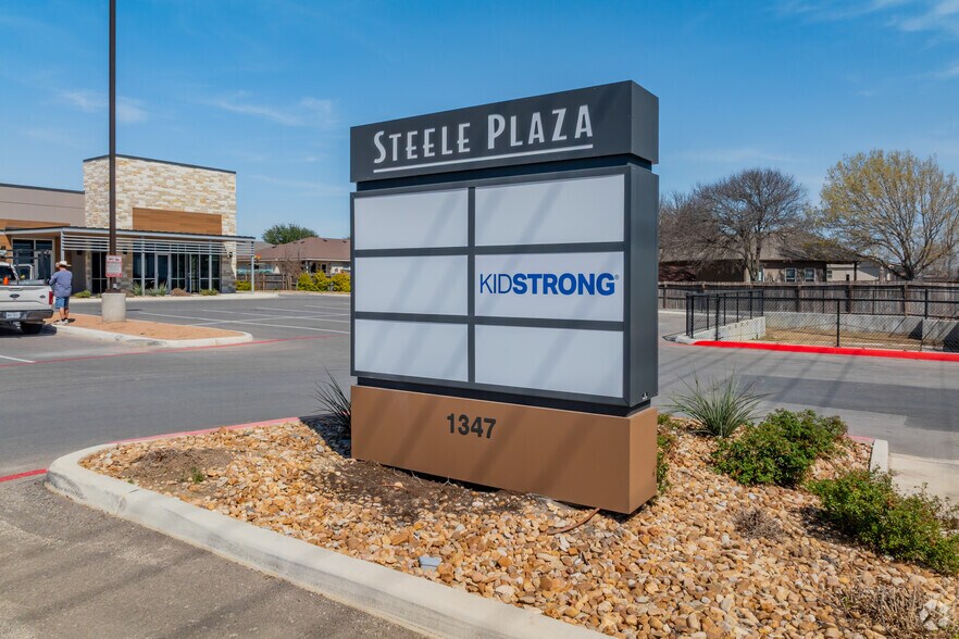 More Photos Of 1347 FM 1103, Cibolo Storefront Retail Office For Lease
