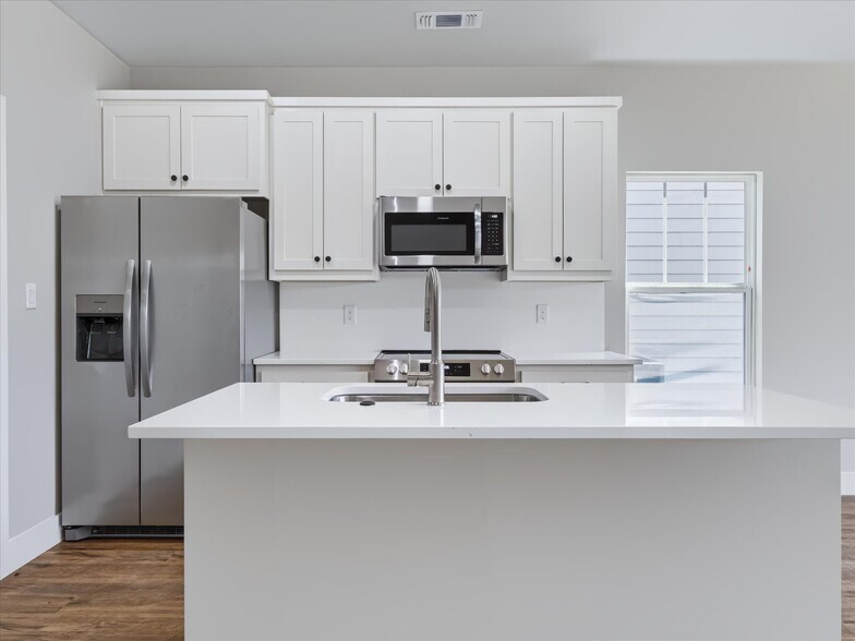 More Photos Of 1306 Country Rd, Whitesboro Apartments For Sale