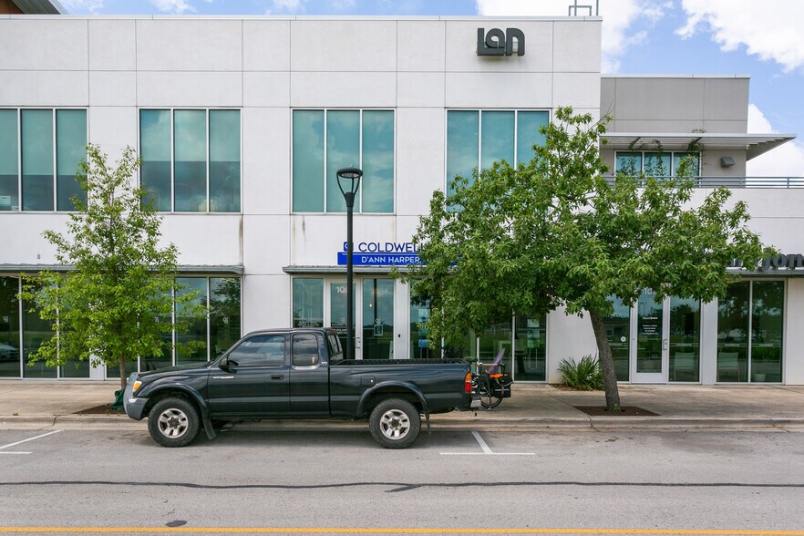 More Photos Of 407 Stagecoach Trl, San Marcos Unknown For Lease