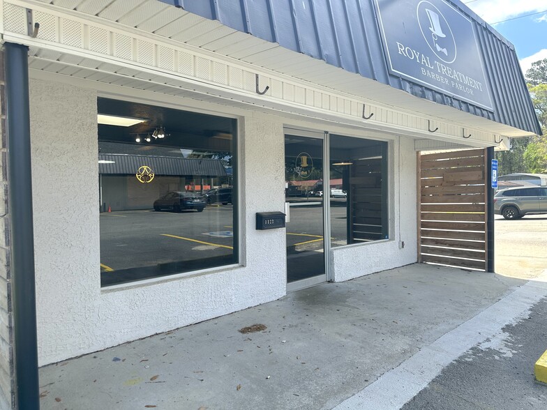 More Photos Of 1126 E Montgomery Cross Rd, Savannah Freestanding For Lease