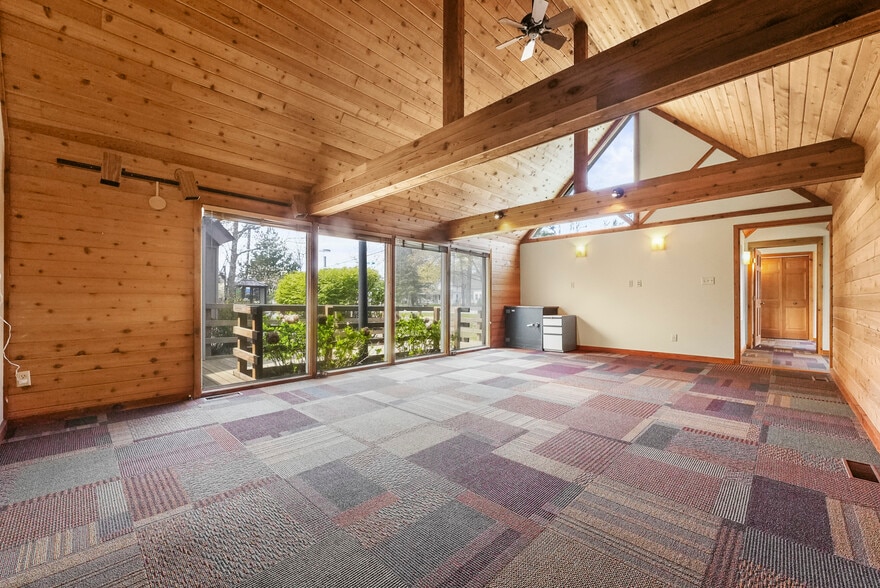 More Photos Of 5955 S Oak St, Glen Arbor Medical For Sale