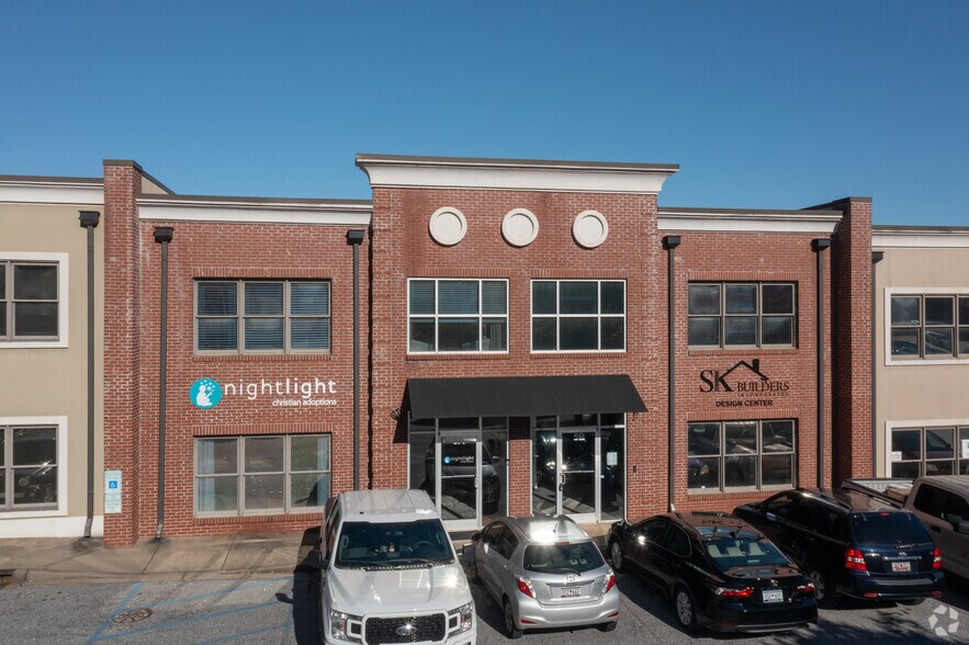 More Photos Of 955 W Wade Hampton Blvd, Greer Office For Lease