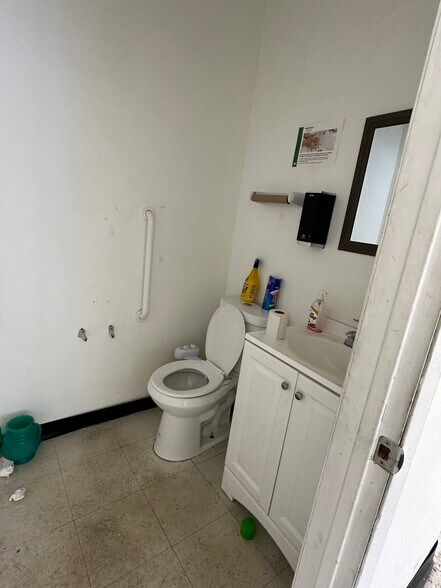 More Photos Of 365 Georges Rd, Dayton General Retail For Lease