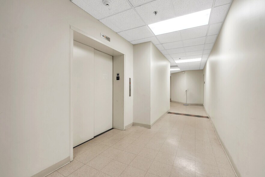 More Photos Of 80 Optical Dr, Southbridge Flex For Lease