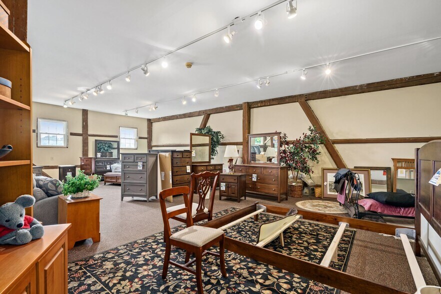 More Photos Of 343 E Baltimore Pike, West Grove General Retail For Lease