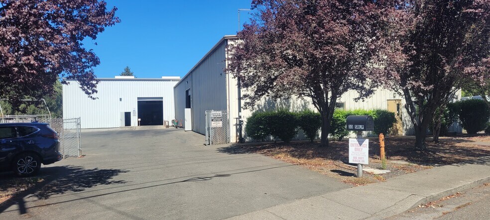 Primary Photo Of 33 S University St, Healdsburg Warehouse For Sale