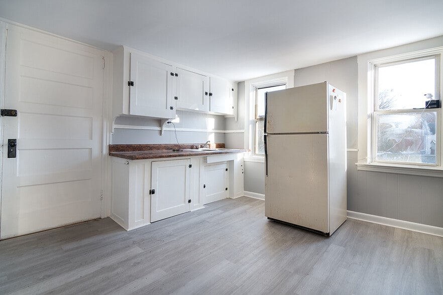 More Photos Of 367 Child St, Warren Freestanding For Sale