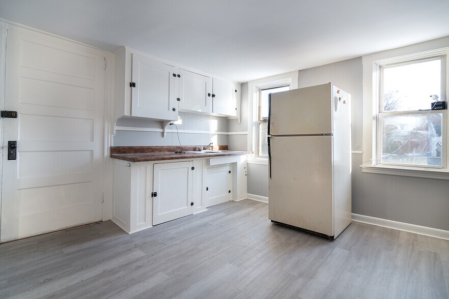 More Photos Of 388 Child St, Warren Freestanding For Sale