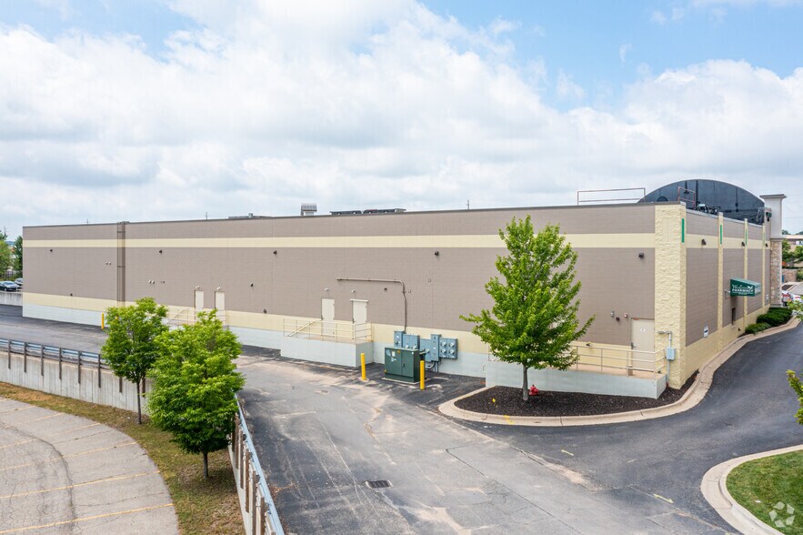 More Photos Of 2500 E Beltline, Grand Rapids Unknown For Lease