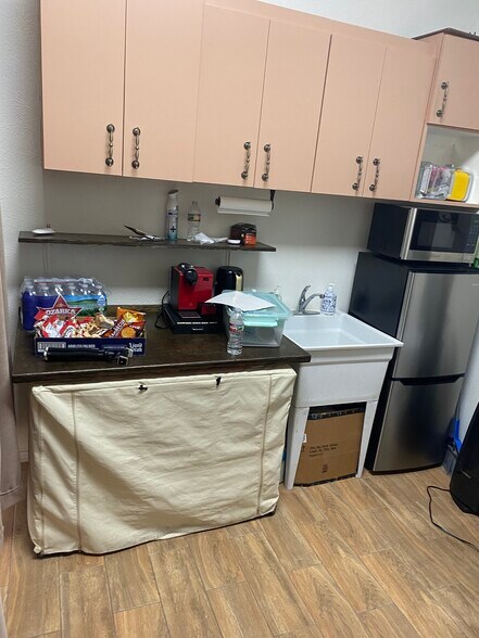 More Photos Of 4307-4321 Lemmon Ave, Dallas General Retail For Lease