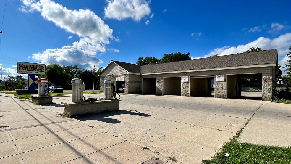 More Photos Of 506 W 7th St, Evart Carwash For Sale