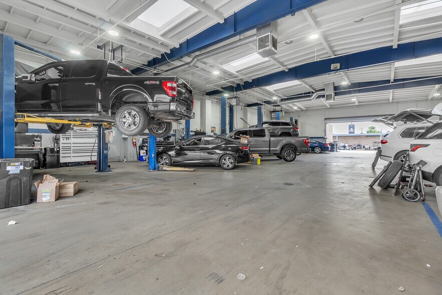 More Photos Of 10325 Central Ave, Montclair Auto Dealership For Lease