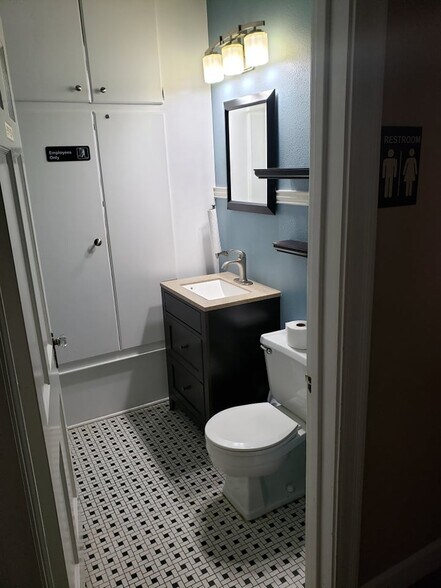 More Photos Of 4203 Medical Pky, Austin Medical For Lease