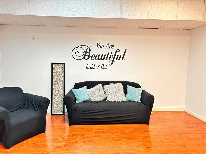 More Photos Of 201 N Main St, Farmville Office For Lease