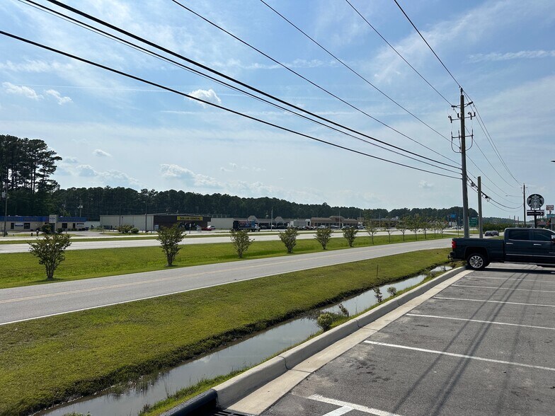 More Photos Of 422 US-70 Hwy, Havelock Freestanding For Lease
