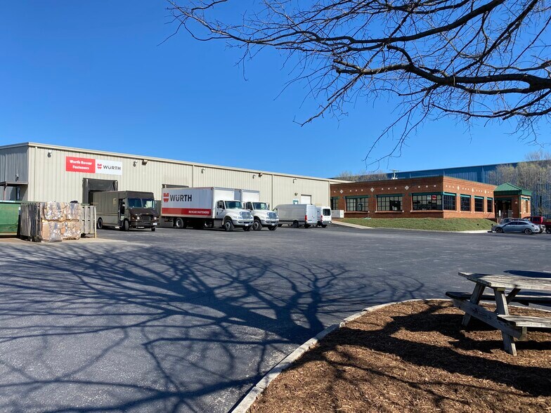 More Photos Of 3845 Thirlane Rd NW, Roanoke Warehouse For Sale