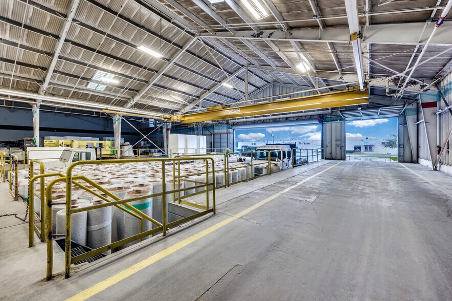 More Photos Of 13911 Distribution Way, Farmers Branch Warehouse For Sale