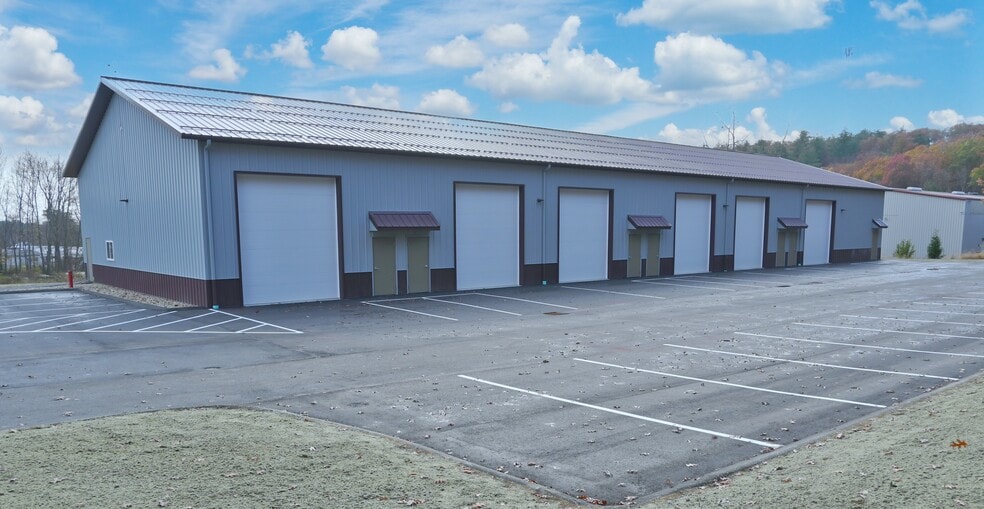 More Photos Of 47 Thames Rd, Hooksett Service For Lease