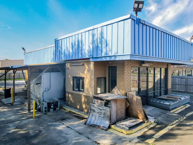 More Photos Of 203 Winchester Dr, Lafayette General Retail For Lease