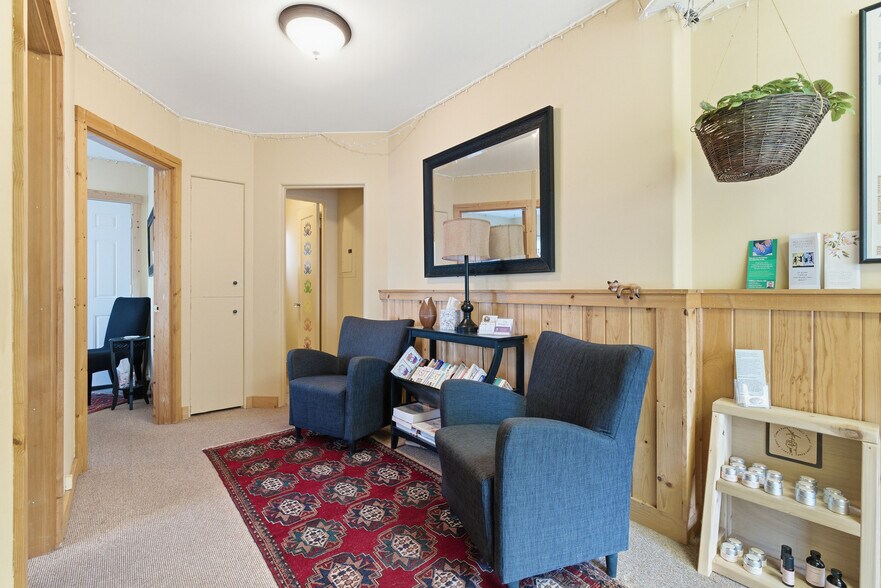 More Photos Of 2318 Pacific Ave, Forest Grove Office For Sale