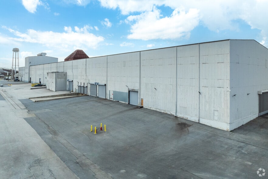 More Photos Of 7700 Rolling Mill Rd, Baltimore Warehouse For Lease