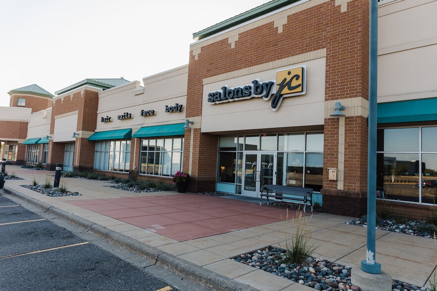 More Photos Of 12921 Riverdale Dr, Coon Rapids Unknown For Lease