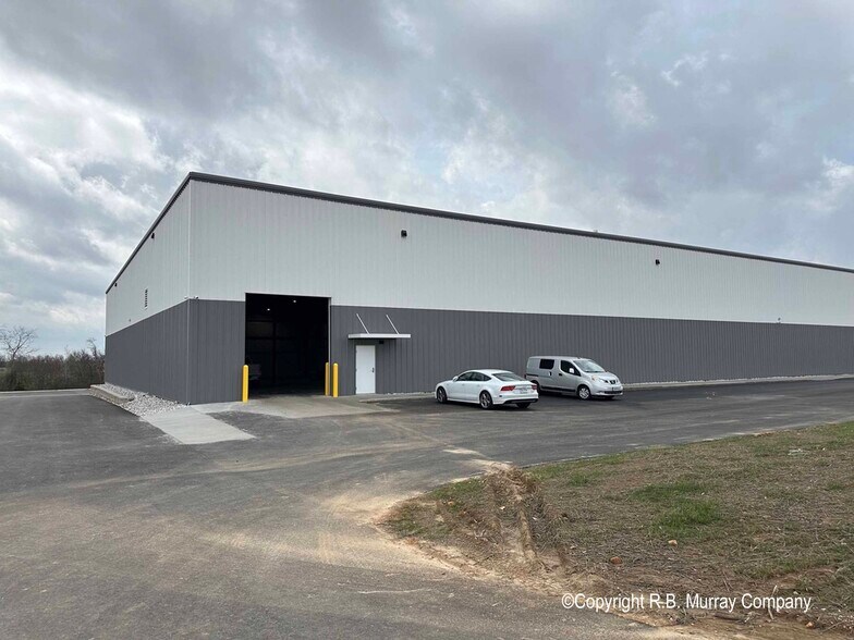 More Photos Of 802 Lillian, Strafford Warehouse For Lease