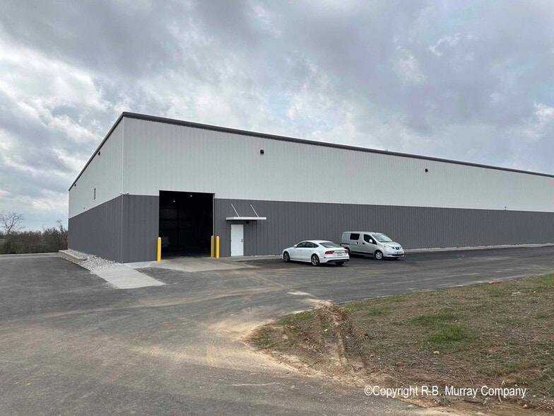 More Photos Of 802 Lillian, Strafford Warehouse For Lease