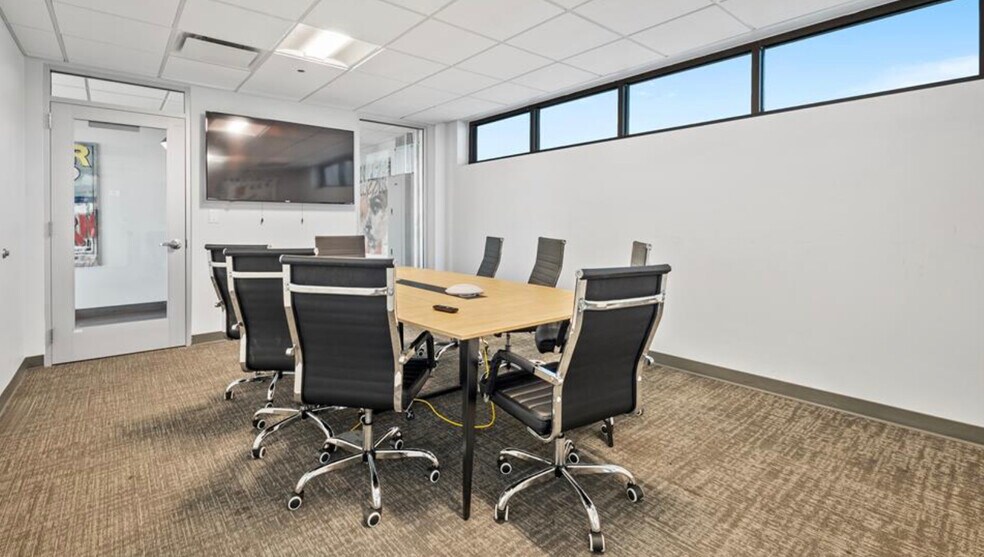 More Photos Of 4229 FM 620, Austin Showroom For Sale