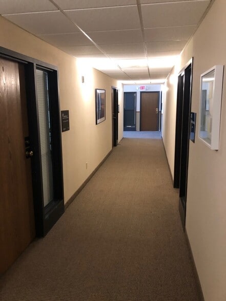 More Photos Of 4205 Lancaster Ln N, Plymouth Office For Lease