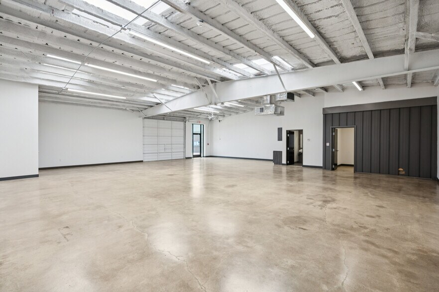 More Photos Of 4763 Vicksburg St, Dallas Distribution For Lease