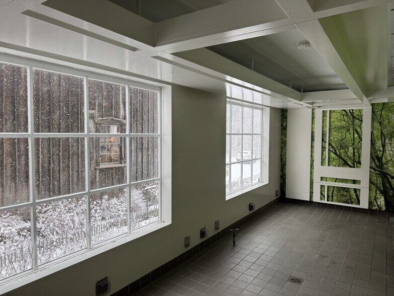 More Photos Of 792 Route 35, Cross River Restaurant For Lease