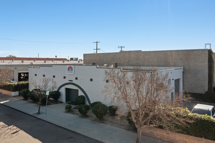 Primary Photo Of 18522 Gresham St, Northridge Warehouse For Sale