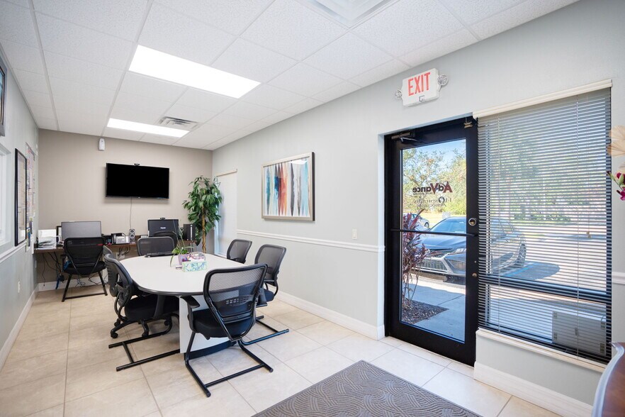 More Photos Of 3911 Golf Park Loop, Bradenton Office For Sale