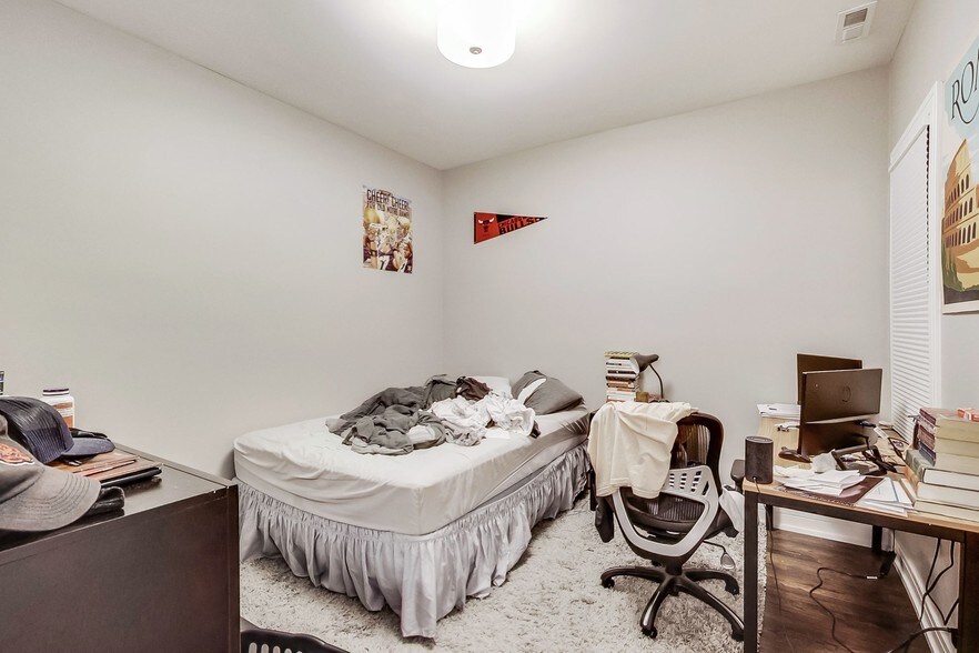 More Photos Of 2636 N Lincoln Ave, Chicago Apartments For Lease