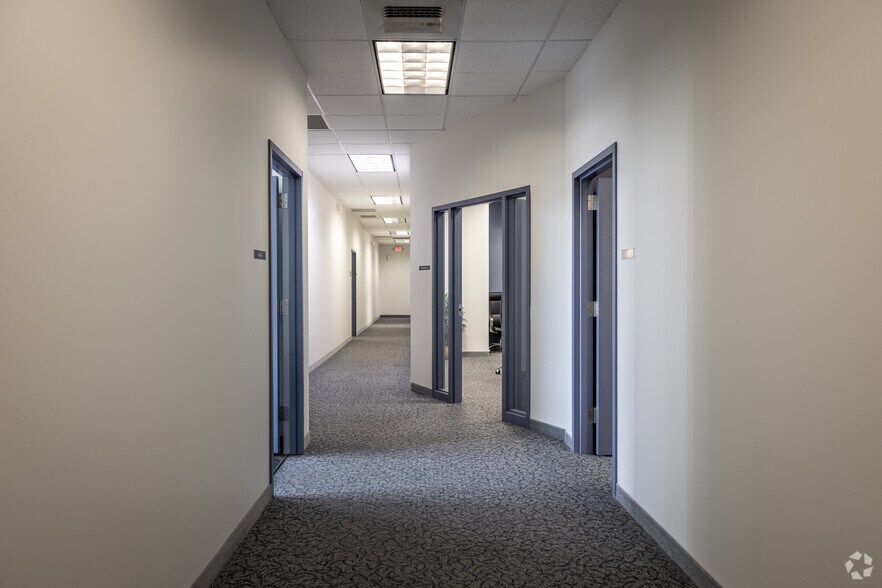 More Photos Of 380 Berry St, Woodbridge Office For Sale