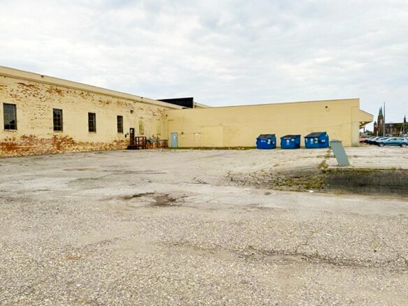 More Photos Of 244 Olive St, South Bend Light Manufacturing For Lease