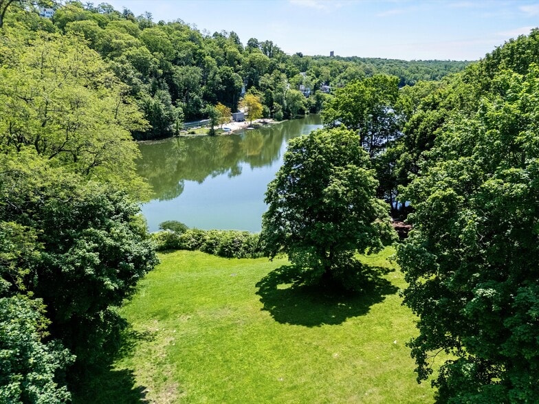 More Photos Of 1860 E Main St, Mohegan Lake Land For Sale