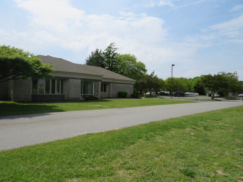 More Photos Of 9506 Hospital Ave, Nassawadox Medical For Sale