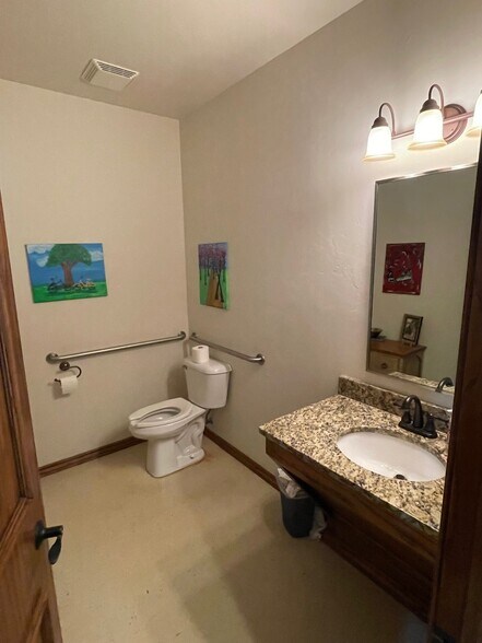 More Photos Of 12308 Hidden Forest Blvd, Oklahoma City Medical For Sale