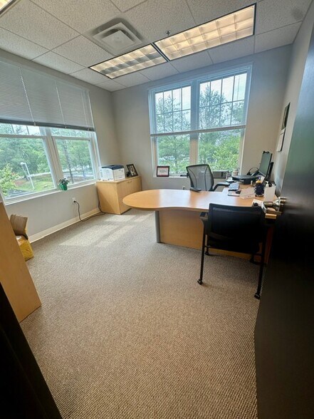 More Photos Of 23 Spring St, Scarborough Medical For Lease