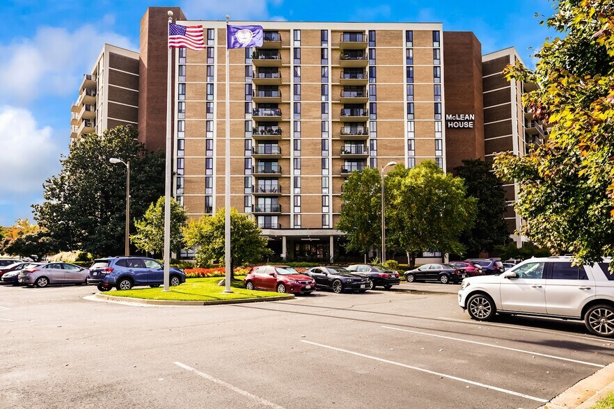 More Photos Of 6800 Fleetwood Rd, McLean Apartments For Sale