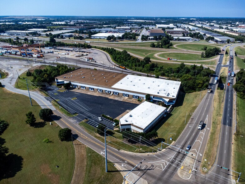 More Photos Of 4521-4533 Old Lamar Ave, Memphis Warehouse For Lease
