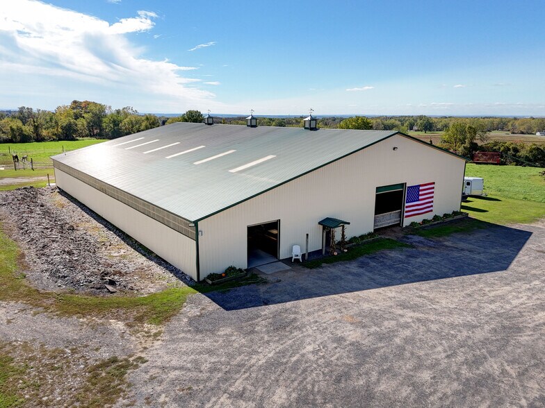 More Photos Of 1262 Fitzpatrick Rd, Auburn Specialty For Sale