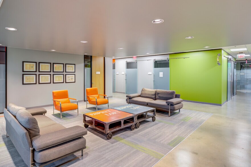 More Photos Of 3033 Chimney Rock Dr, Houston Office For Lease