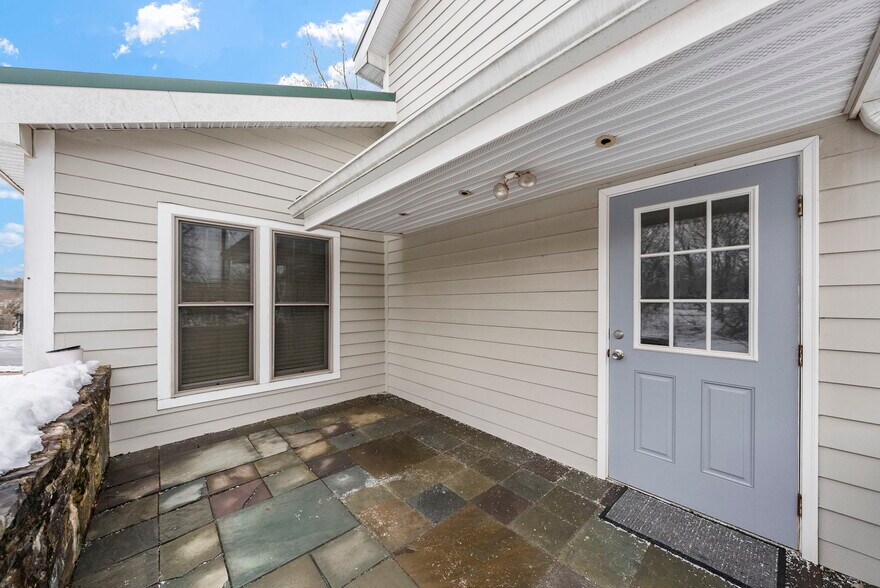 More Photos Of 3 Mapleton Rd, Princeton Office For Sale