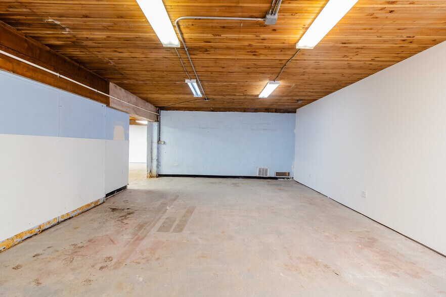 More Photos Of 2021-2033 NE Martin Luther King Jr Blvd, Portland Freestanding For Lease